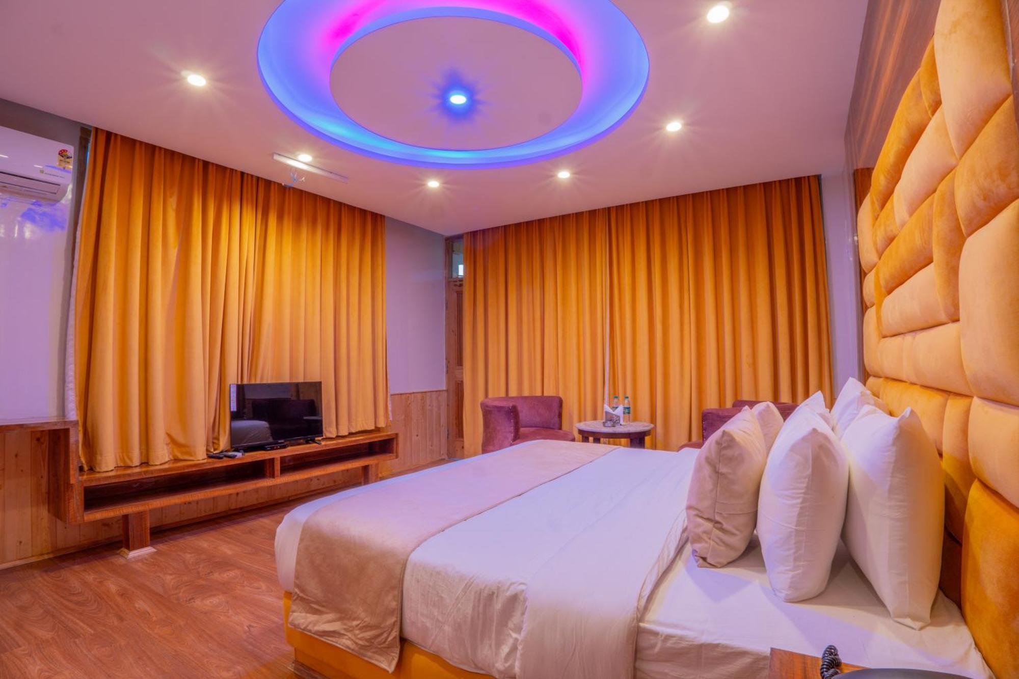 מנאלי Hill River Resort By West Western מראה חיצוני תמונה